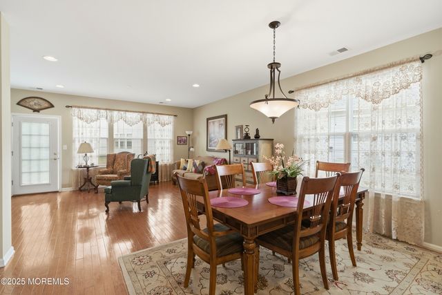 14 Hidden Lake Circle, Barnegat, NJ 08005