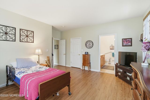 14 Hidden Lake Circle, Barnegat, NJ 08005