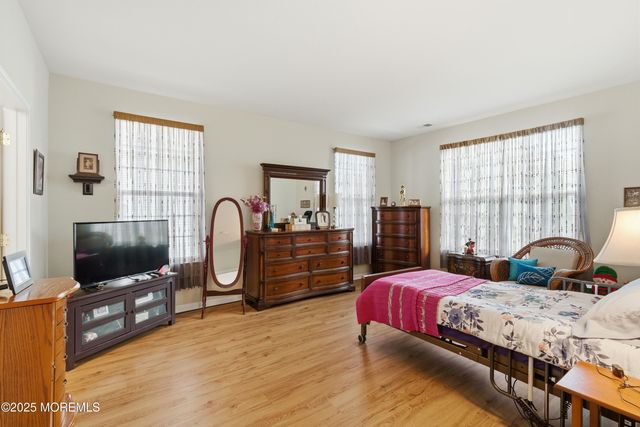 14 Hidden Lake Circle, Barnegat, NJ 08005