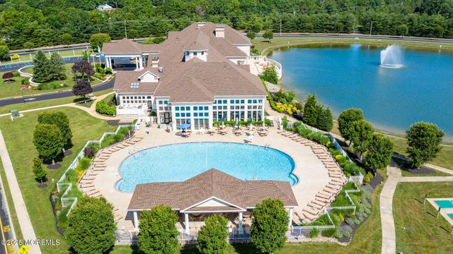 14 Hidden Lake Circle, Barnegat, NJ 08005