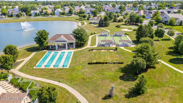 14 Hidden Lake Circle, Barnegat, NJ 08005