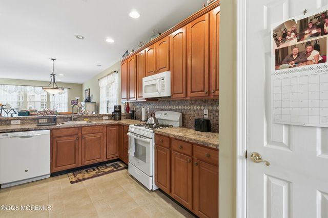 14 Hidden Lake Circle, Barnegat, NJ 08005