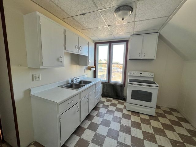 4 Warden St 2, Worcester, MA 01604