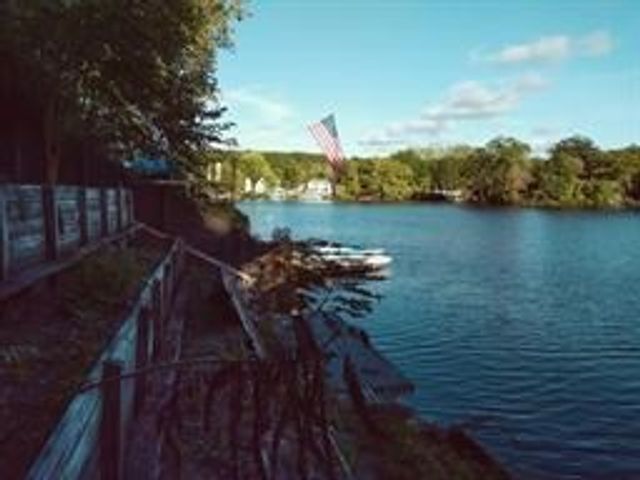 4 Warden St 2, Worcester, MA 01604