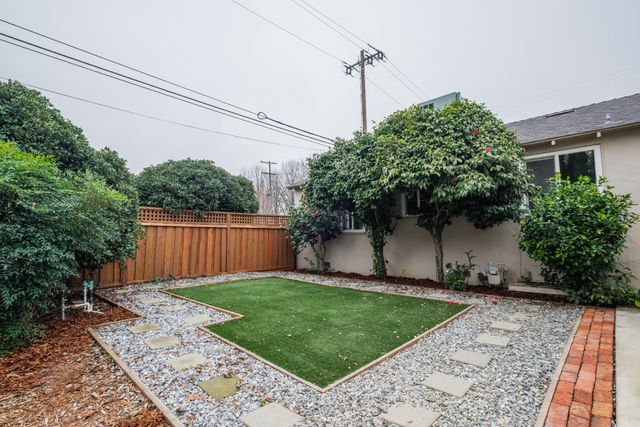 1037 Maple Ave, Yuba City, CA 95991