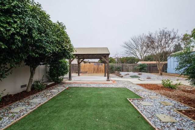 1037 Maple Ave, Yuba City, CA 95991