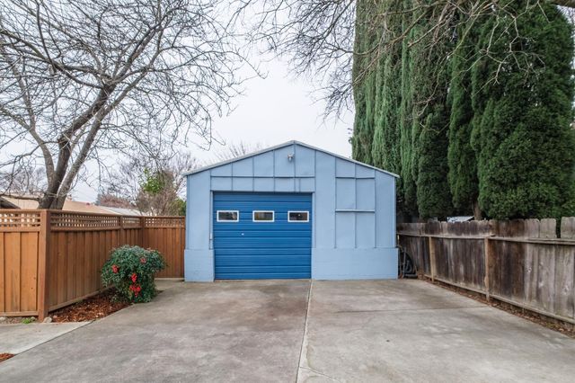 1037 Maple Ave, Yuba City, CA 95991