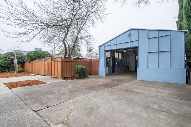 1037 Maple Ave, Yuba City, CA 95991