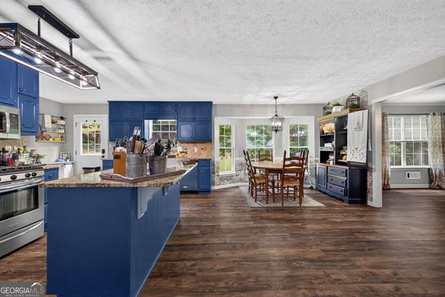381 Country Lake Drive, Mcdonough, GA 30252