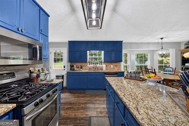 381 Country Lake Drive, Mcdonough, GA 30252