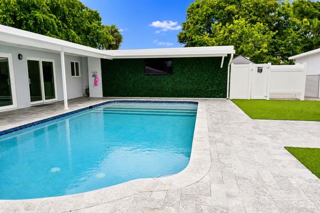 1316 SE 3RD Avenue, Deerfield Beach, FL 33441