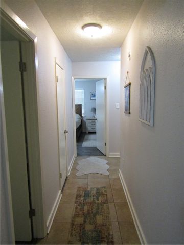 101 N Meadowbrook Drive, Overton, TX 75684