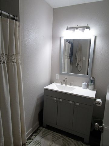 101 N Meadowbrook Drive, Overton, TX 75684