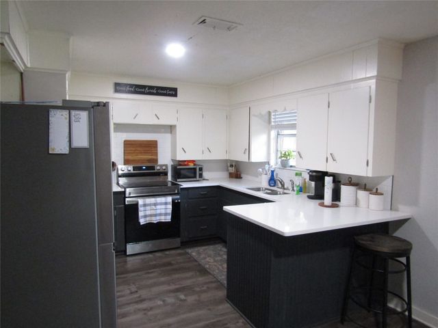 101 N Meadowbrook Drive, Overton, TX 75684