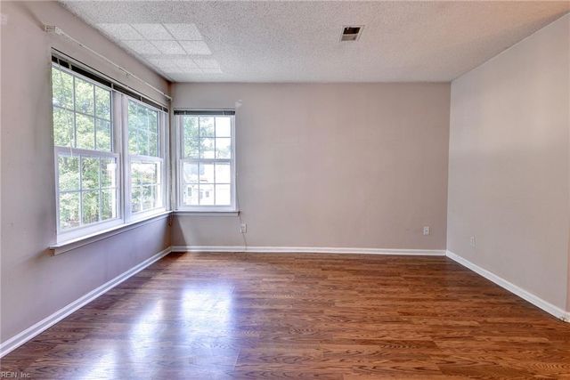 100 Windsor Ln Apt K, Williamsburg, VA 23185
