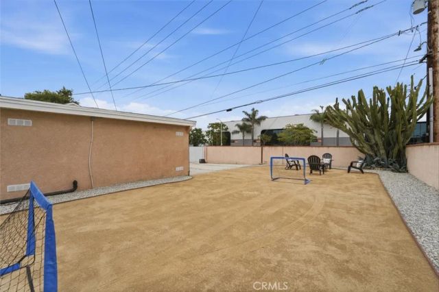 11937 S La Cienega, Hawthorne, CA 90250