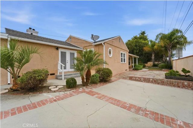 11937 S La Cienega, Hawthorne, CA 90250