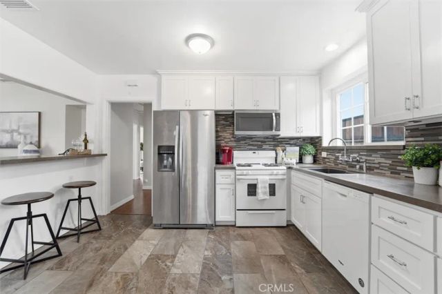 11937 S La Cienega, Hawthorne, CA 90250