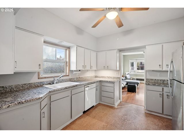 5325 N MONTANA Ave, Portland, OR 97217