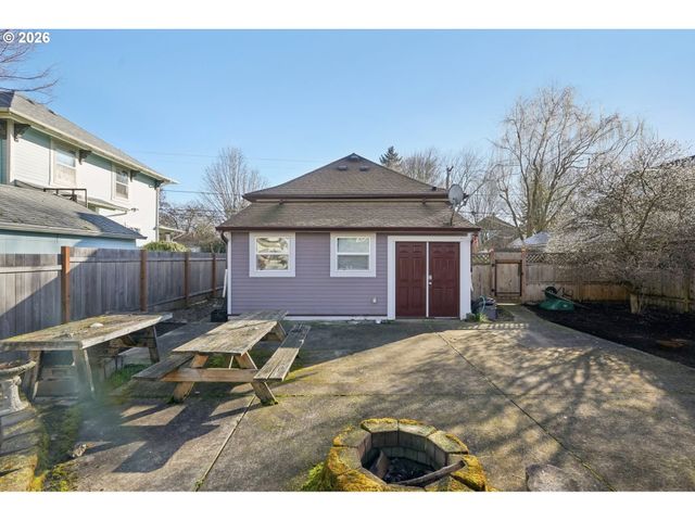 5325 N MONTANA Ave, Portland, OR 97217