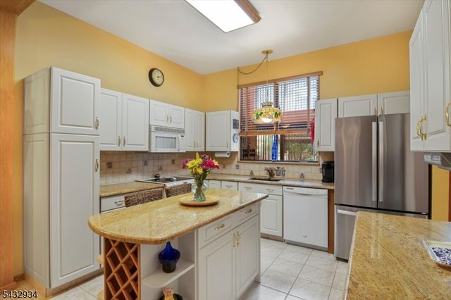 403 Betty Lane, Mine Hill Twp., NJ 07803