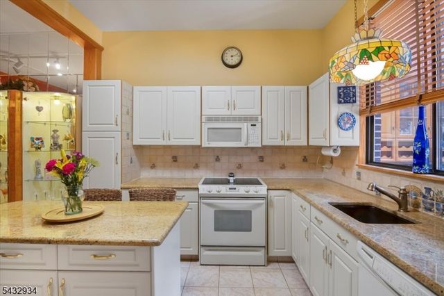 403 Betty Lane, Mine Hill Twp., NJ 07803