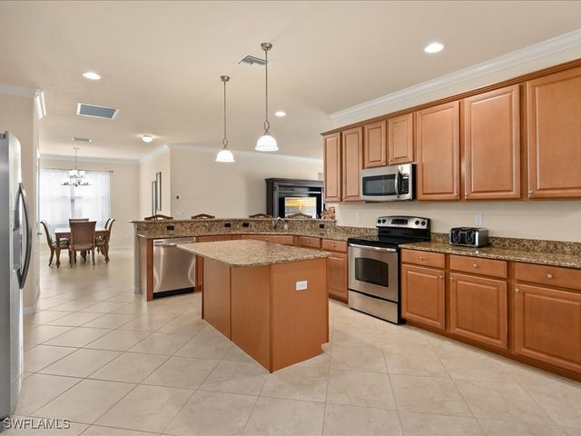 3827 Treasure Cove CIR, Naples, FL 34114