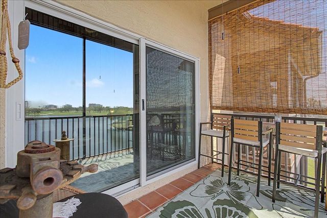 2400 FEATHER SOUND DRIVE 733, Clearwater, FL 33762