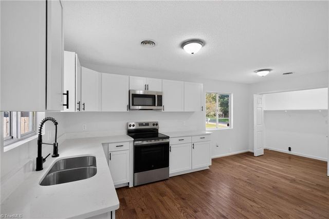 1614 Oberlin Drive, High Point, NC 27260