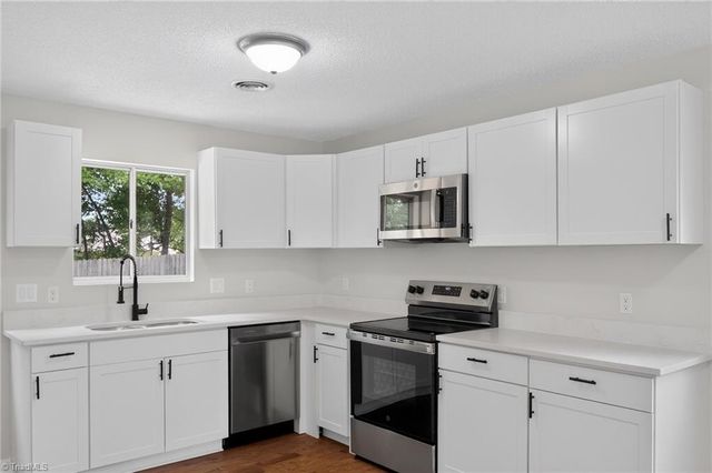 1614 Oberlin Drive, High Point, NC 27260