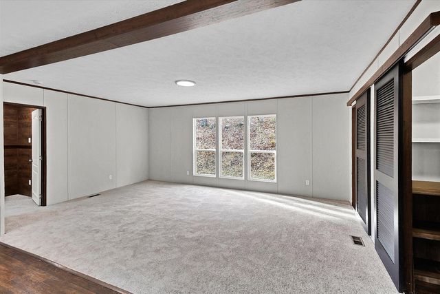 110 Holly DR, Covington, VA 24426