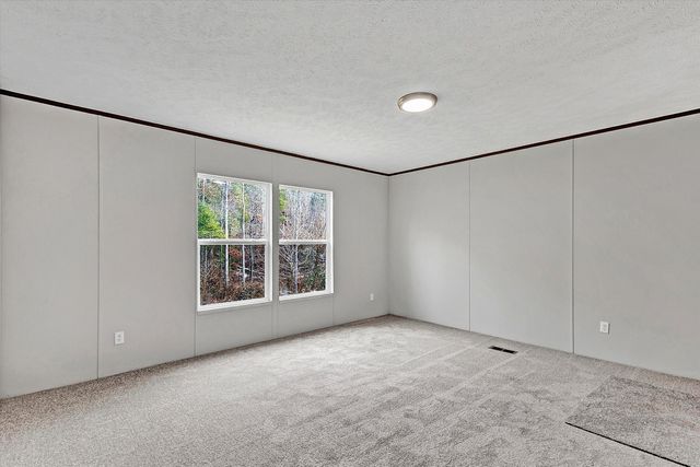 110 Holly DR, Covington, VA 24426