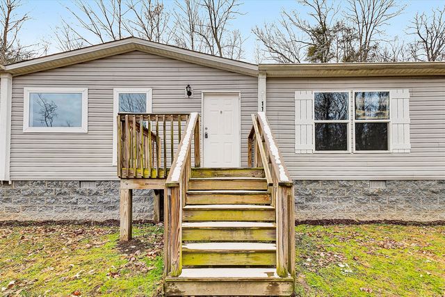 110 Holly DR, Covington, VA 24426