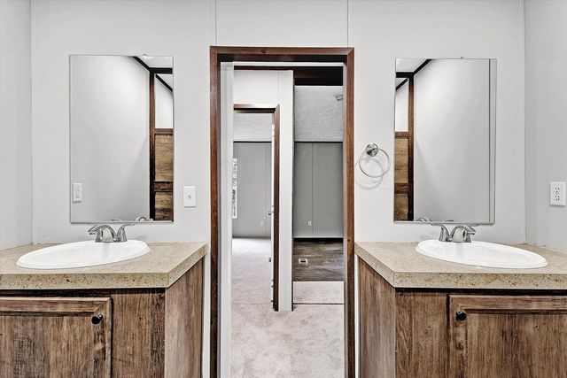 110 Holly DR, Covington, VA 24426