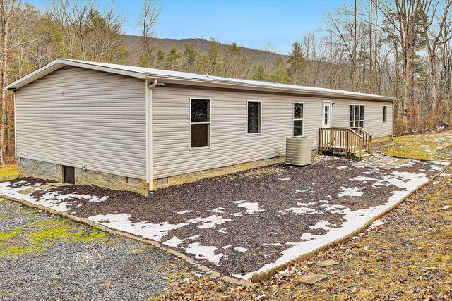 110 Holly DR, Covington, VA 24426