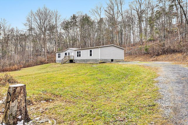 110 Holly DR, Covington, VA 24426