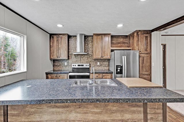 110 Holly DR, Covington, VA 24426