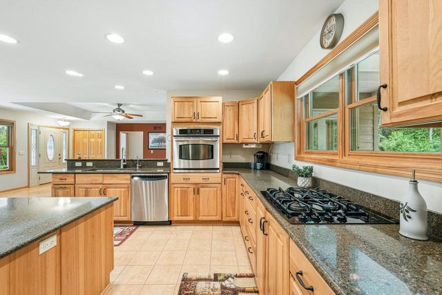 8040 W County Line ROAD, Franksville, WI 53126