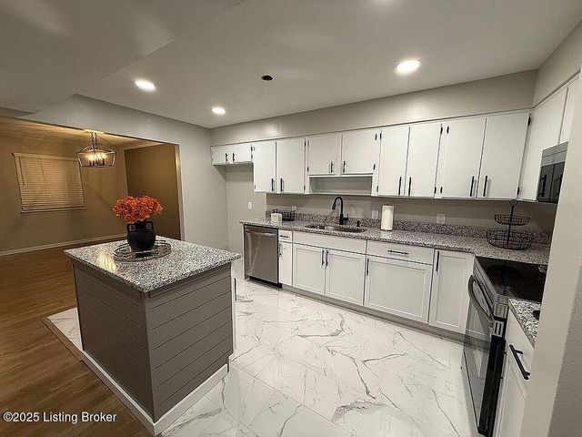 1815 Gardiner Ln B20, Louisville, KY 40205