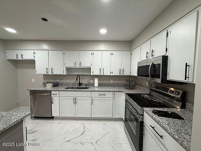 1815 Gardiner Ln B20, Louisville, KY 40205