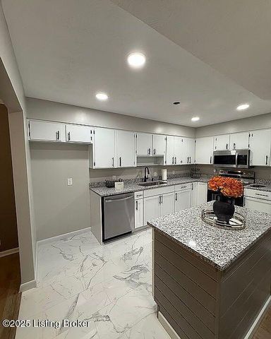 1815 Gardiner Ln B20, Louisville, KY 40205