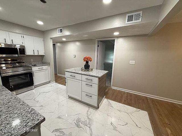 1815 Gardiner Ln B20, Louisville, KY 40205