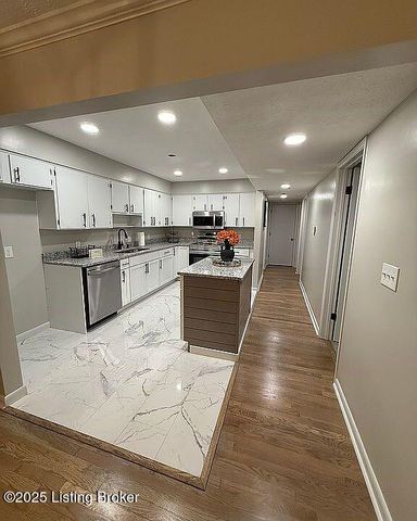 1815 Gardiner Ln B20, Louisville, KY 40205