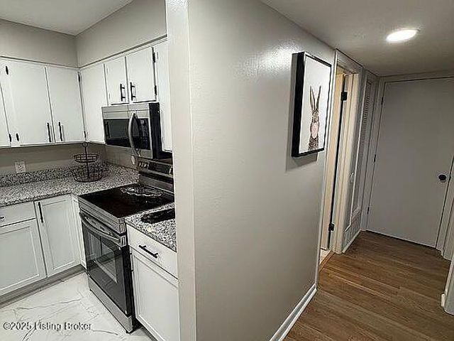 1815 Gardiner Ln B20, Louisville, KY 40205