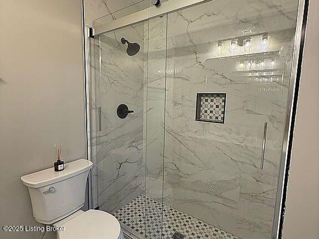 1815 Gardiner Ln B20, Louisville, KY 40205