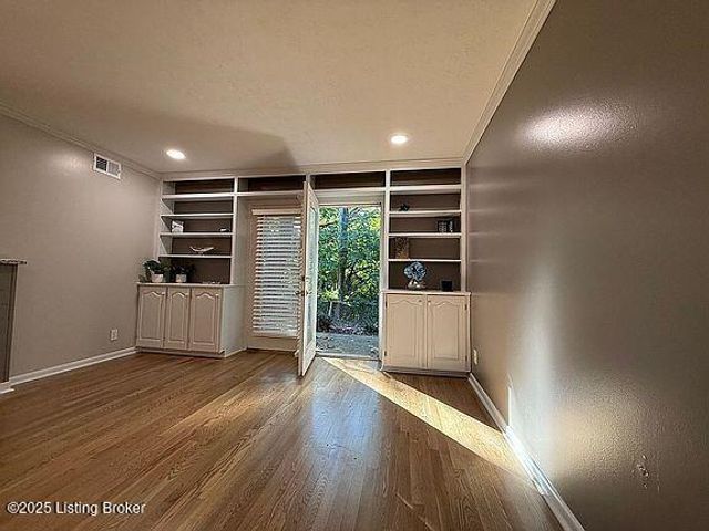 1815 Gardiner Ln B20, Louisville, KY 40205