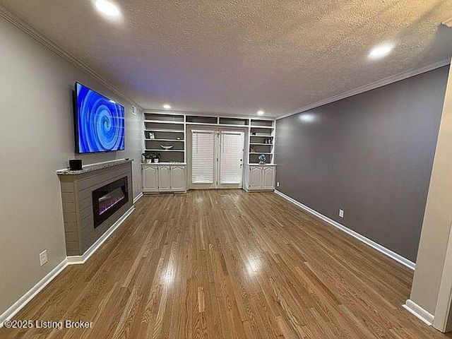 1815 Gardiner Ln B20, Louisville, KY 40205