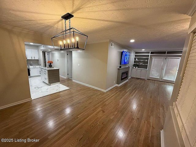 1815 Gardiner Ln B20, Louisville, KY 40205