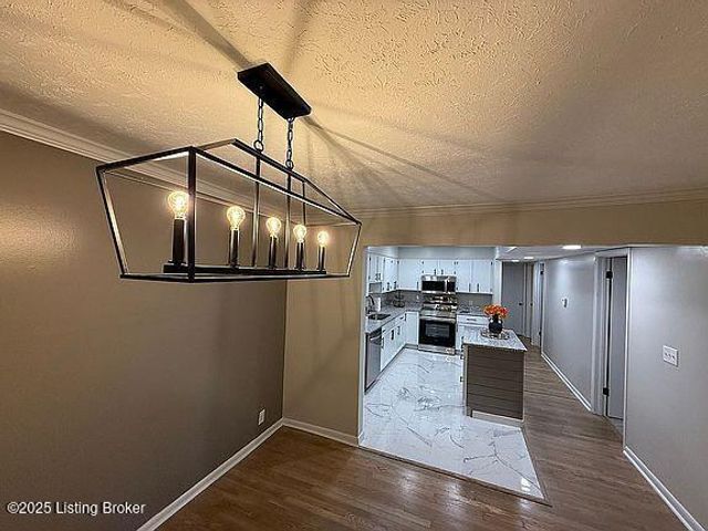 1815 Gardiner Ln B20, Louisville, KY 40205