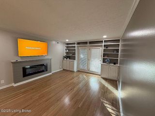 1815 Gardiner Ln B20, Louisville, KY 40205